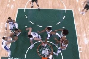 不给机会!拉文切掉字母哥篮板&雄鹿错失绝平机会