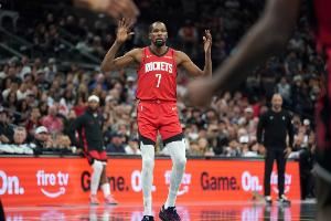 KD频遭包夹?乌度卡:很熟悉这种防守 他和球队都得想办法破局