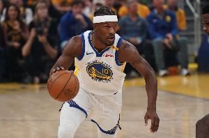 冲击力十足！巴特勒连续突破上篮得手 率队获得两位数领先